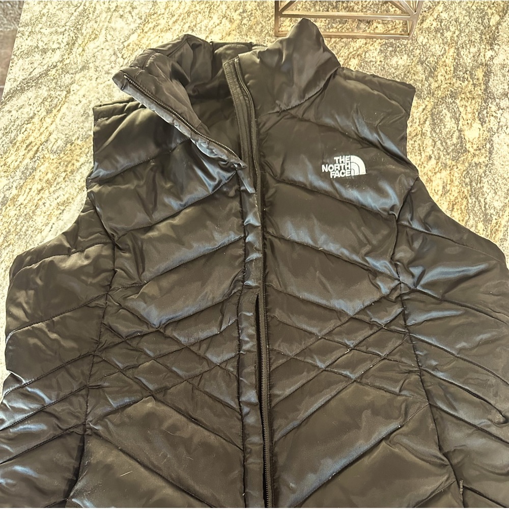 Women’s Large Black North Face vest 550